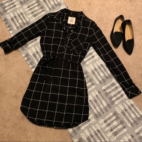 SO Dresses & Skirts - Black and White Collared Shirt Dress with Pockets